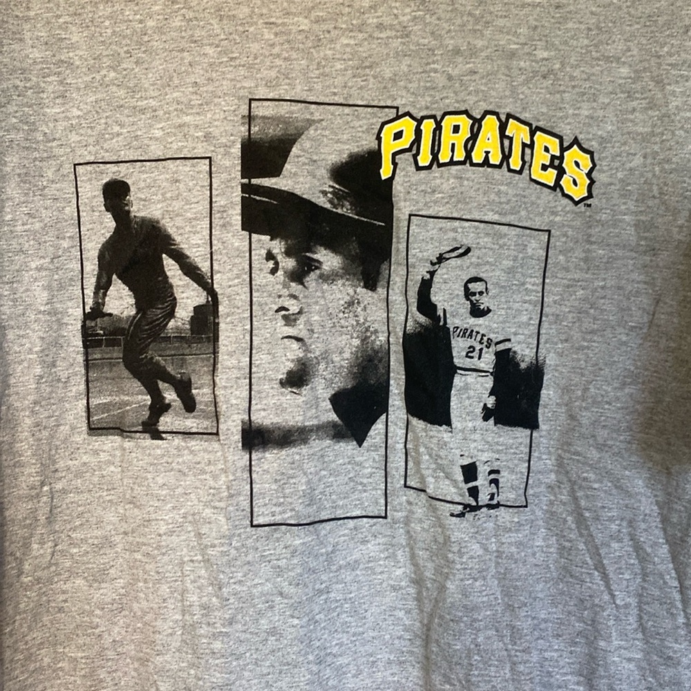 Pittsburgh Pirates Roberto Clemente SGA T Shirt Size XL